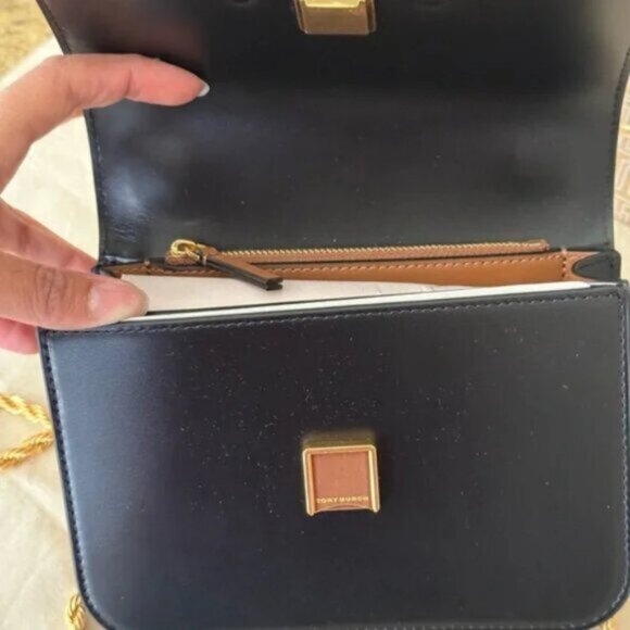 Tory Burch Eleanor Small Shoulder Bag - Picture 4 of 8